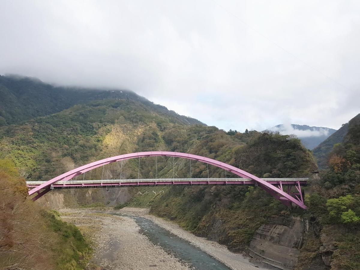 拉拉山周家渡假旅館 Hualing Extérieur photo
