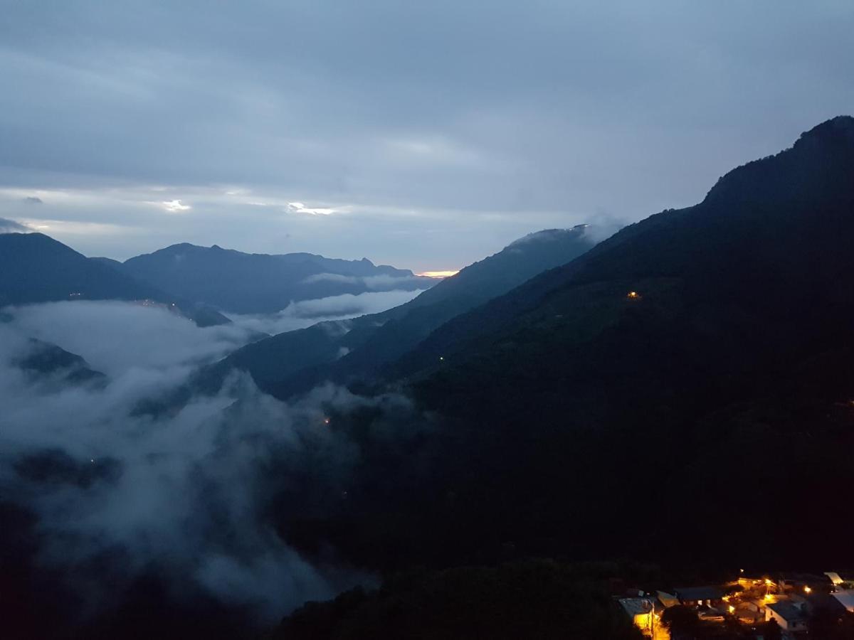 拉拉山周家渡假旅館 Hualing Extérieur photo